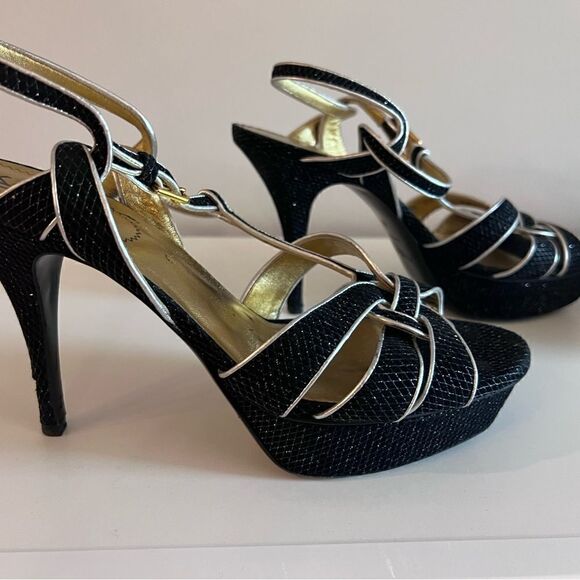 YSL tribute platform  - Picture 6 of 12